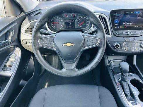 Used 2024 Chevrolet Malibu LT FWD image 12