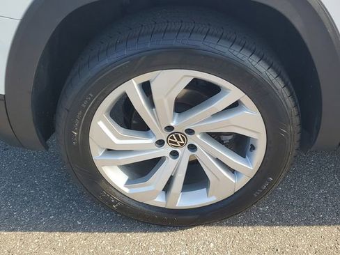 Certified 2023 Volkswagen Atlas SE FWD image 5