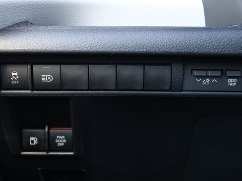 New 2026 Toyota Sienna XLE image 24