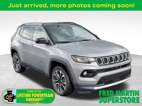 Used 2023 Jeep Compass Limited AWD/4WD image 1