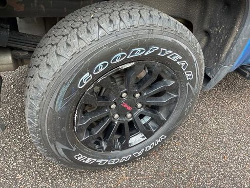 Used 2022 GMC Sierra 1500 AT4X AWD/4WD image 16