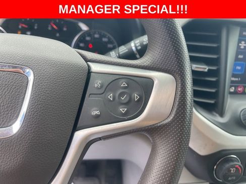 Used 2023 GMC Acadia SLE w/ Driver Convenience Package FWD image 25