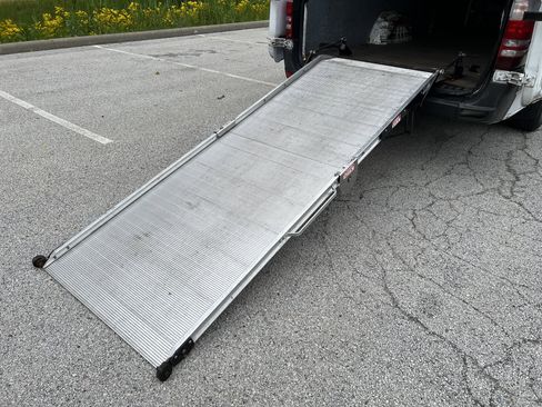 Used 2013 Mercedes-Benz Sprinter 2500 image 31