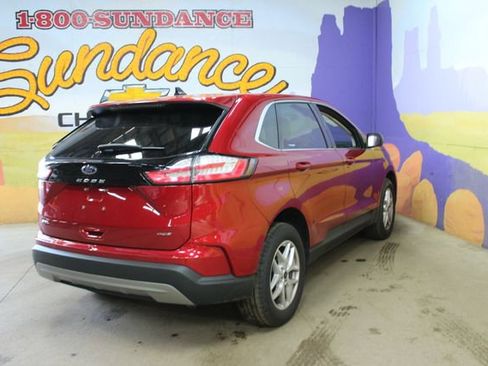 Used 2024 Ford Edge SEL w/ Convenience Package image 8