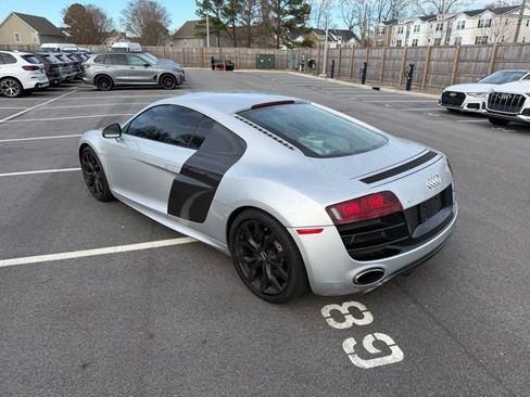 Used 2011 Audi R8 V10 image 9