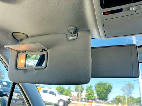 Used 2017 Subaru Forester 2.5i Premium w/ All-Weather Package image 41