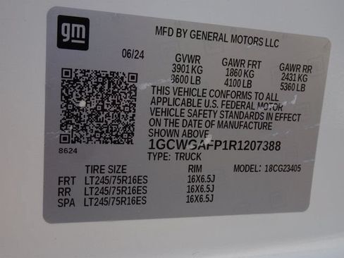 Used 2024 Chevrolet Express 2500 w/ Driver Convenience Package RWD image 25