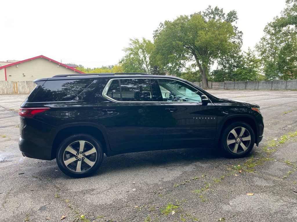 Used 2019 Chevrolet Traverse LT w/ LT Premium Package AWD/4WD image 6