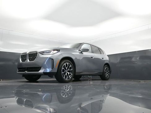 Certified 2025 BMW X3 xDrive30i w/ Convenience Package image 38