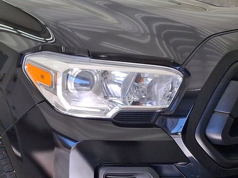 Certified 2022 Toyota Tacoma SR image 28