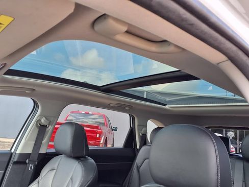 Used 2022 Kia Sorento S w/ Panoramic Sunroof Package FWD image 10