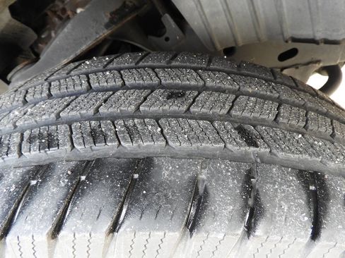 Used 2018 Nissan Titan SL w/ Chrome Package image 15