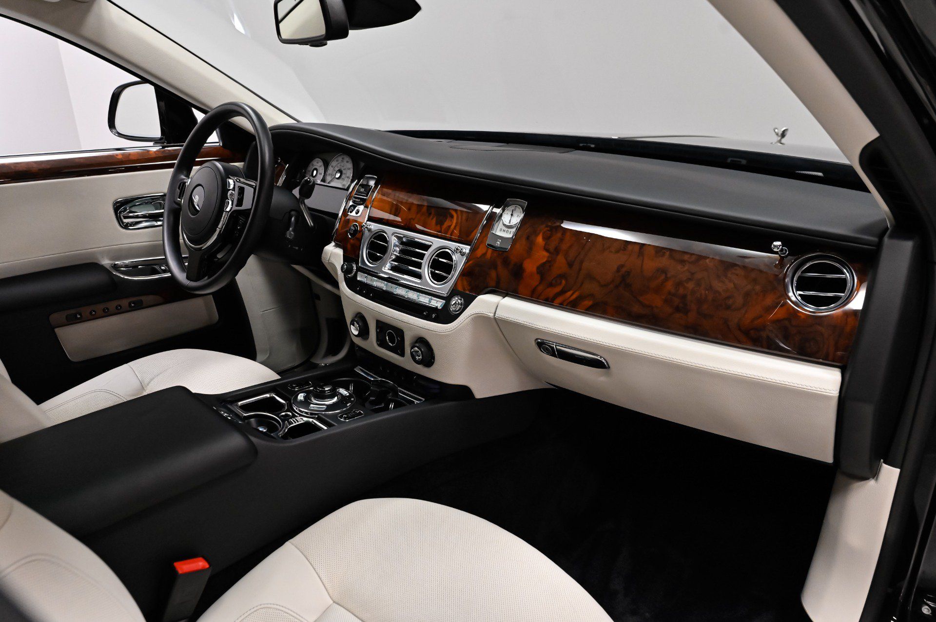 Used 2012 Rolls-Royce Ghost RWD image 25