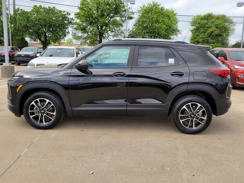 New 2026 Chevrolet TrailBlazer LT w/ Convenience Package FWD image 2