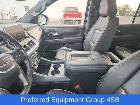 Used 2023 GMC Yukon AT4 w/ AT4 Premium Package AWD/4WD image 13