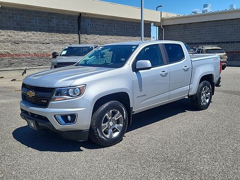 Used 2017 Chevrolet Colorado Z71 AWD/4WD image 3