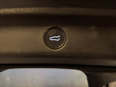 Used 2020 Tesla Model Y Long Range image 8