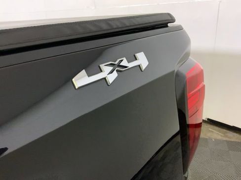 Used 2019 GMC Sierra 1500 SLE w/ Preferred Package AWD/4WD image 14
