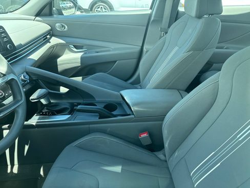 Certified 2023 Hyundai Elantra SEL FWD image 9