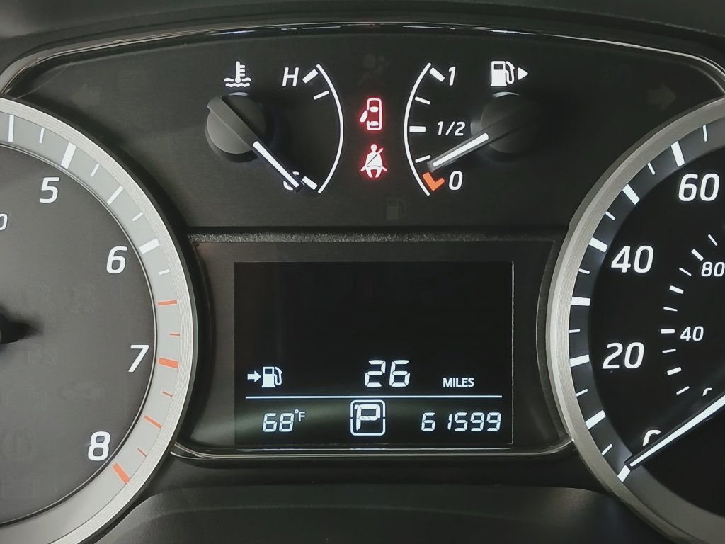 Used 2015 Nissan Sentra SV FWD image 26