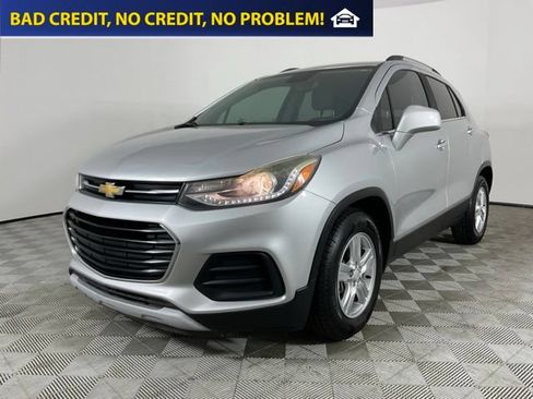 Used 2018 Chevrolet Trax LT w/ LT Convenience Package FWD image 1
