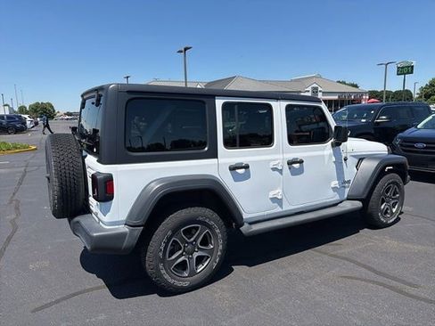 Used 2018 Jeep Wrangler Unlimited Sport S AWD/4WD image 10
