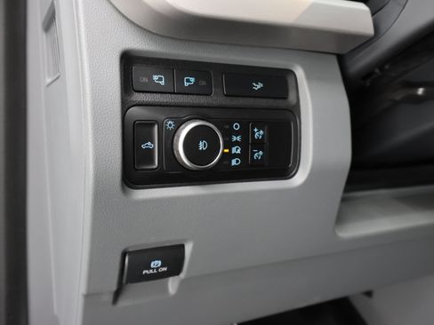 Used 2023 Ford F250 XLT w/ XLT Premium Package AWD/4WD image 45