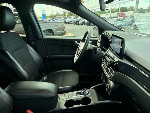Used 2025 Ford Escape ST-Line Select AWD/4WD image 16