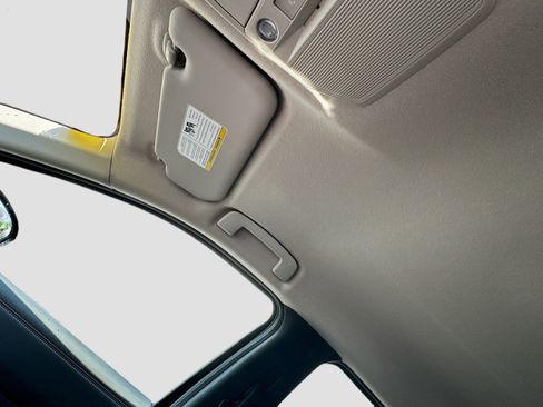 Used 2026 Nissan Kicks SR FWD image 21