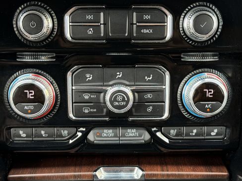 Used 2023 GMC Yukon Denali Ultimate AWD/4WD image 25