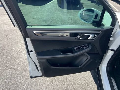 Used 2018 Porsche Macan S AWD/4WD image 10