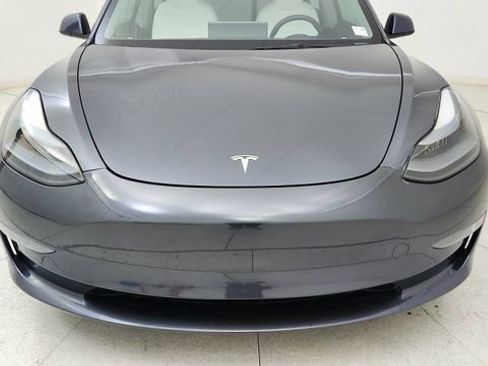 Used 2023 Tesla Model 3 Standard Range image 8