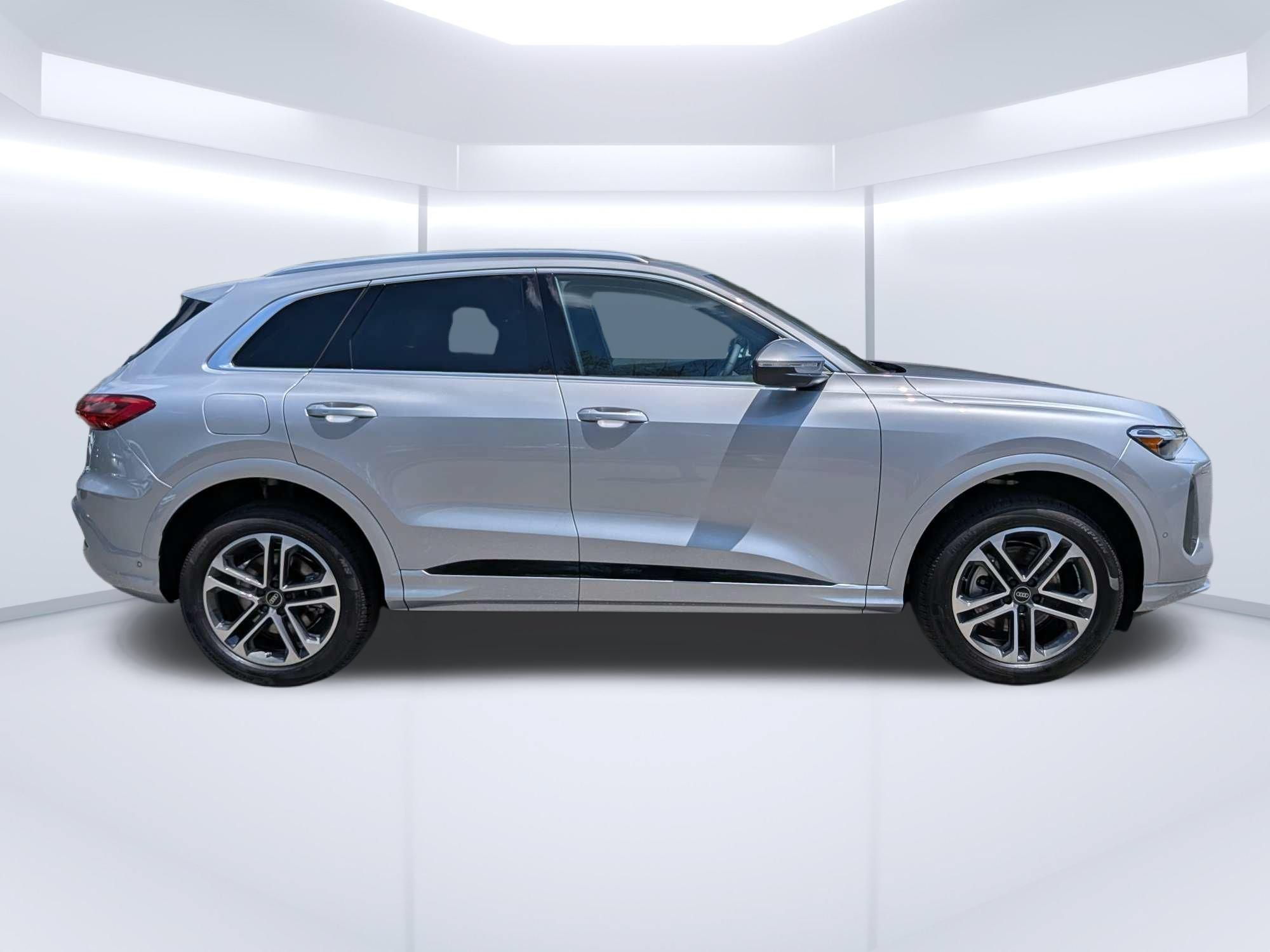 New 2026 Audi Q5 Premium AWD/4WD image 2