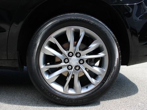 Used 2022 Buick Enclave Avenir w/ Avenir Technology Package image 10