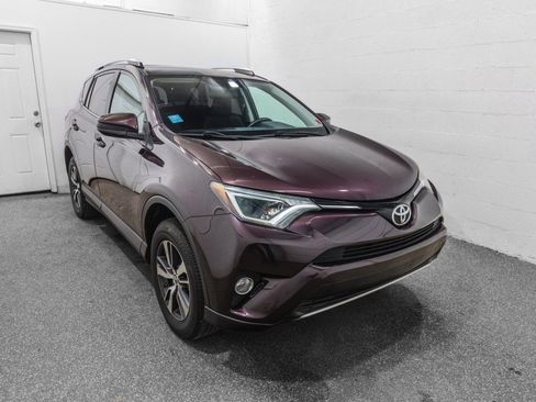 Used 2016 Toyota RAV4 XLE AWD/4WD image 2