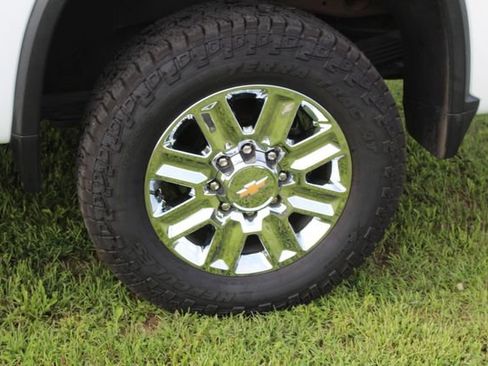 Used 2024 Chevrolet Silverado 2500 High Country w/ Z71 Off-Road Package AWD/4WD image 21