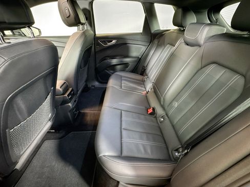 Used 2025 Audi Q4 e-tron Premium Plus w/ Premium Plus image 23