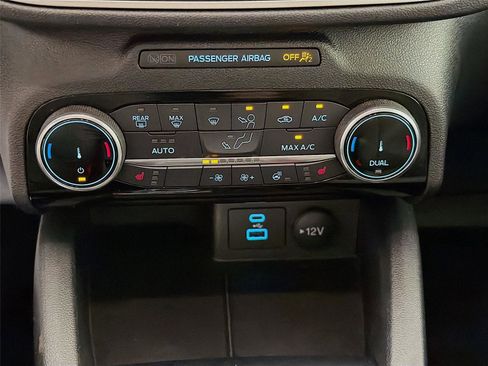 Used 2022 Ford Escape SE w/ Convenience Package image 16