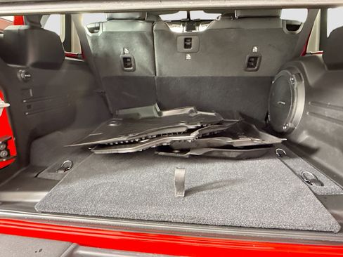 Used 2026 Jeep Wrangler Unlimited Rubicon AWD/4WD image 26