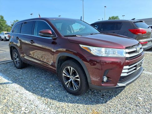 Used 2018 Toyota Highlander Plus AWD/4WD image 13