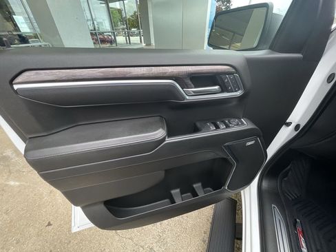 Used 2025 Chevrolet Silverado 1500 LTZ AWD/4WD image 20
