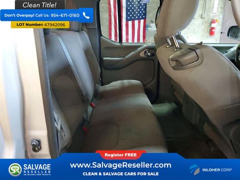 Used 2012 Nissan Frontier SV image 13