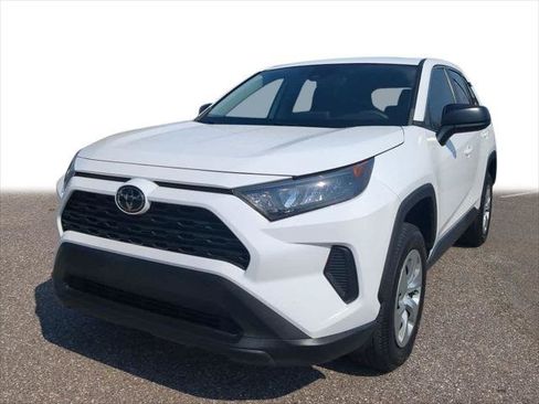 Certified 2022 Toyota RAV4 LE FWD image 1