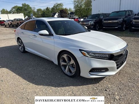 Used 2018 Honda Accord Touring image 8