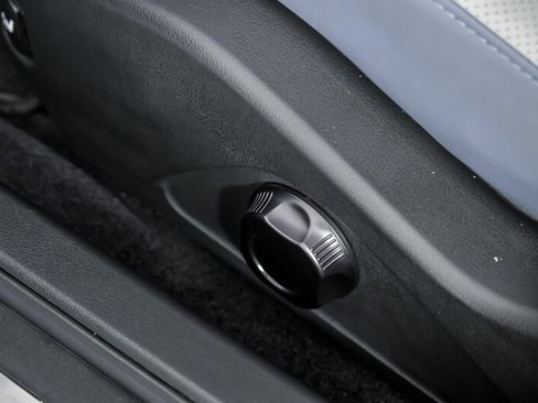 Used 2020 Nissan GT-R Premium AWD/4WD image 26