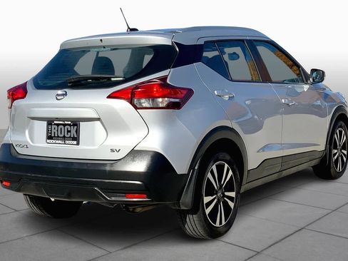 Used 2018 Nissan Kicks SV image 12