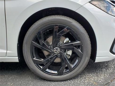 New 2025 Volkswagen Jetta SE image 12