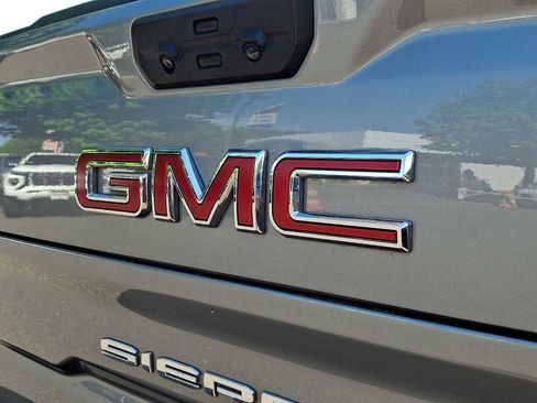 Used 2024 GMC Sierra 1500 AT4 w/ Technology Package AWD/4WD image 31