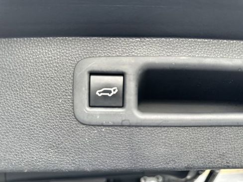 Used 2023 Toyota Highlander LE image 30