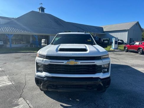 Used 2025 Chevrolet Silverado 2500 Custom w/ Custom Value Package RWD image 8